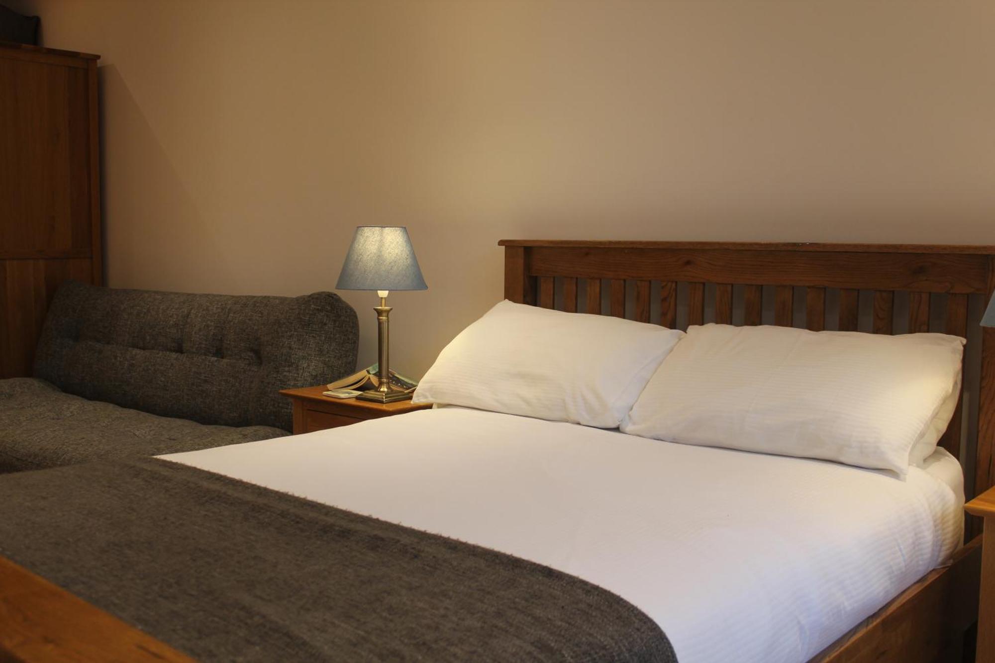 Stylish Flat In Central Tenby & Free Parking Exterior photo