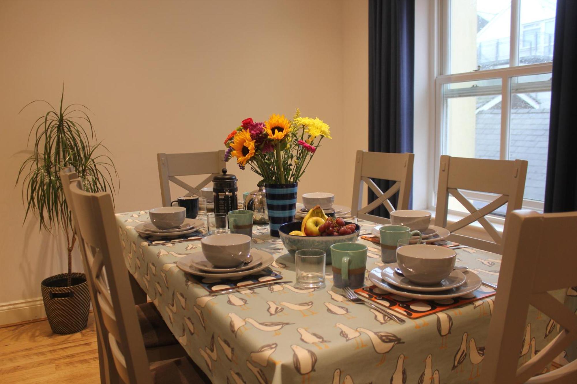 Stylish Flat In Central Tenby & Free Parking Exterior photo